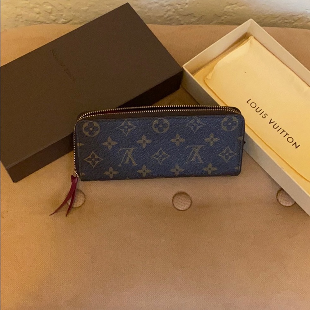 💋Auth Beautiful Louis Vuitton Clemence Wallet